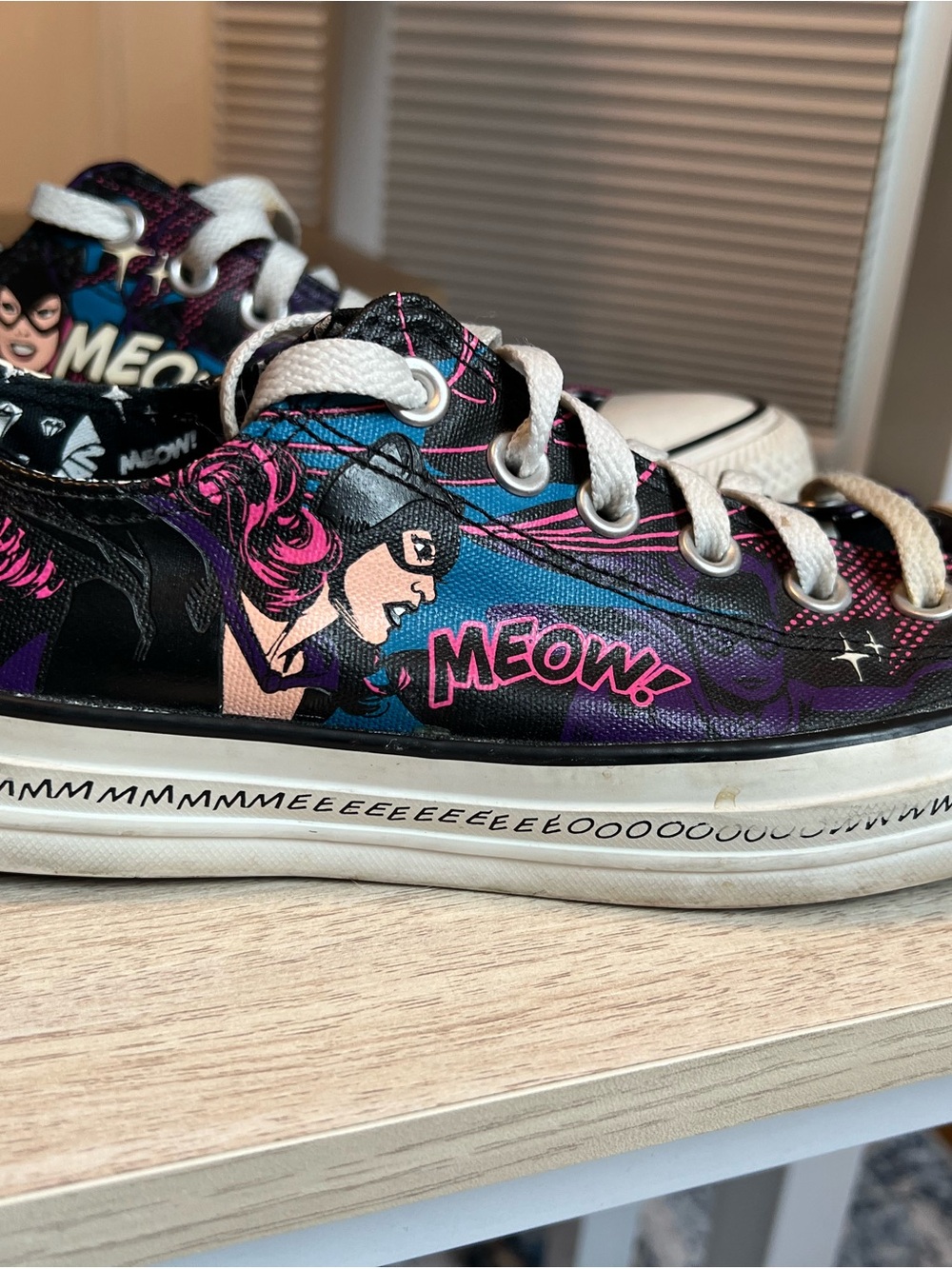 Converse All Star DC Comics Catwoman Low Top Sneakers Size W8 M6 141269C